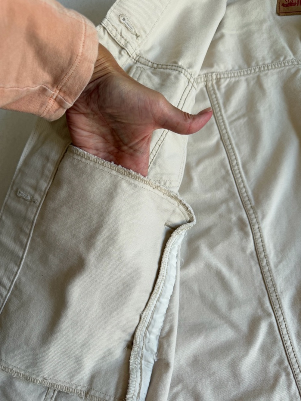 Levi’s Oversized Cream Denim Jacket Small Ivory Trucker Shacket Cotton Jean Coat - Picture 9 of 16